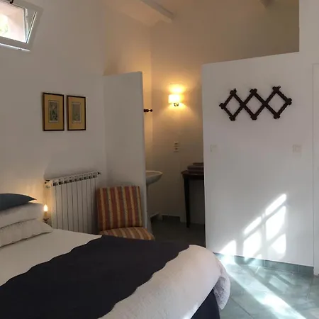 La Bergerie Pradel Bed & Breakfast Le Beaucet Exterior photo